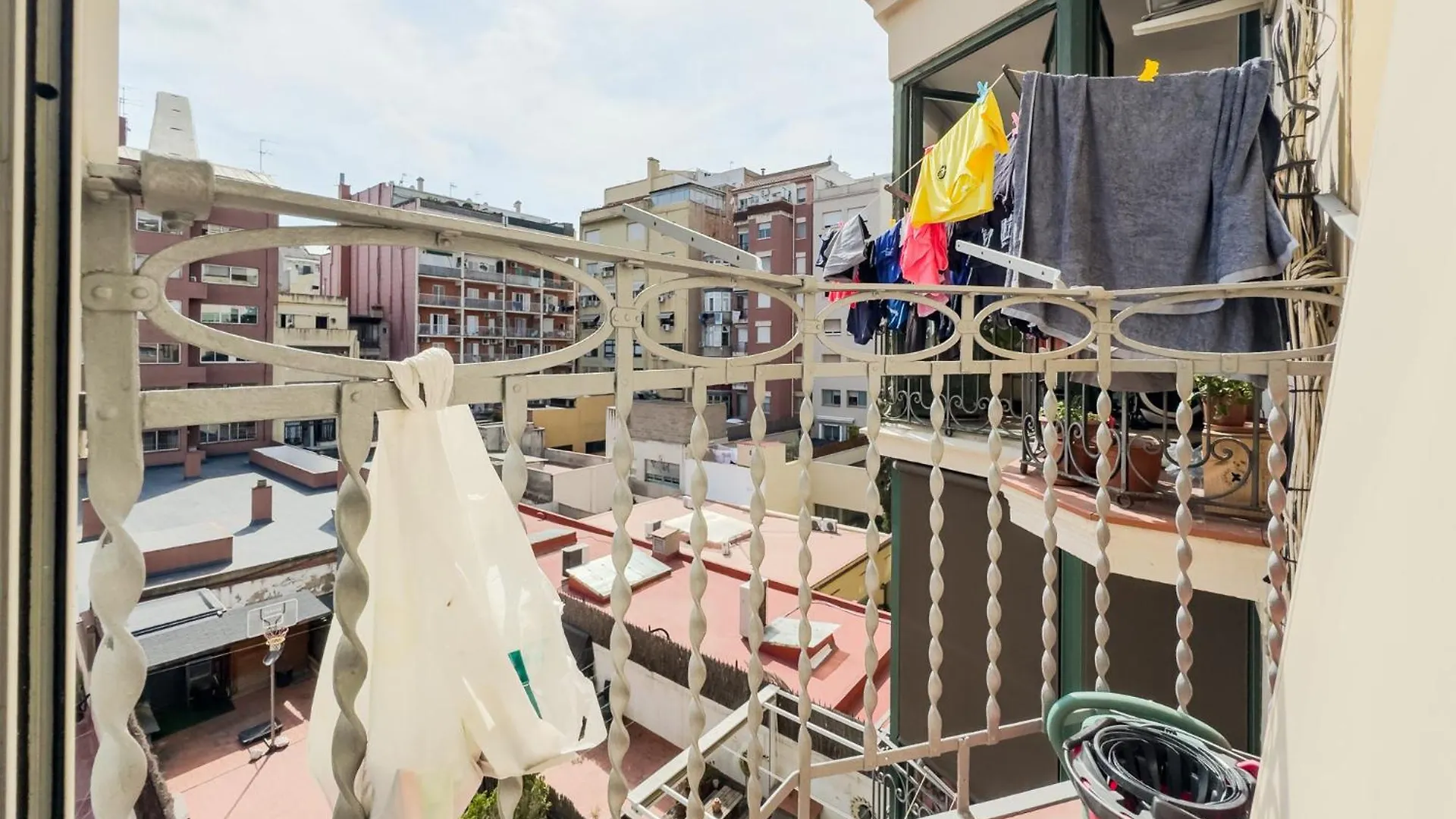 Enrique Granados Apartment Barcelona Spain