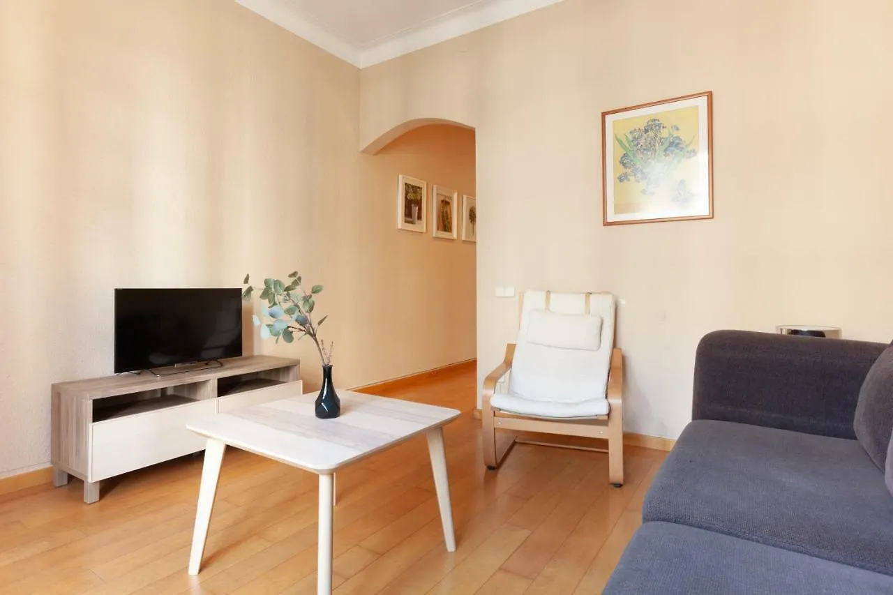 Enrique Granados Apartment Barcelona